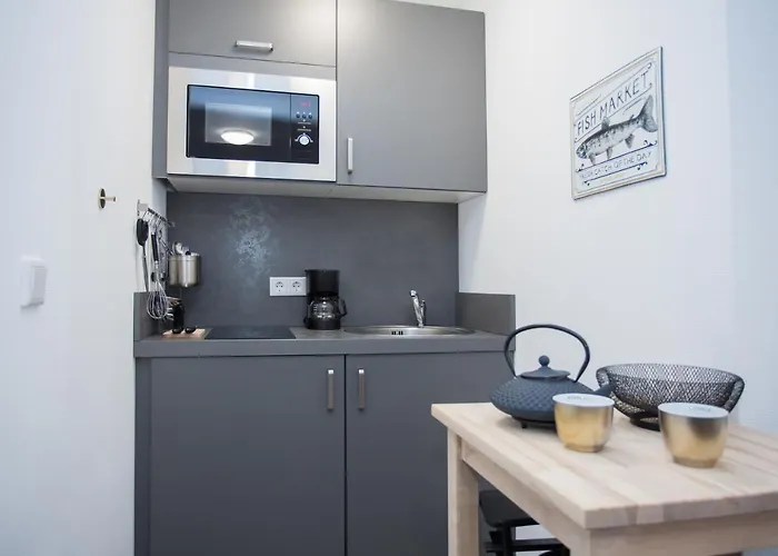 Naturliebe-aktivurlaub Und Auszeit Mit Hund Direkt An Wanderwegen Im Gruenen